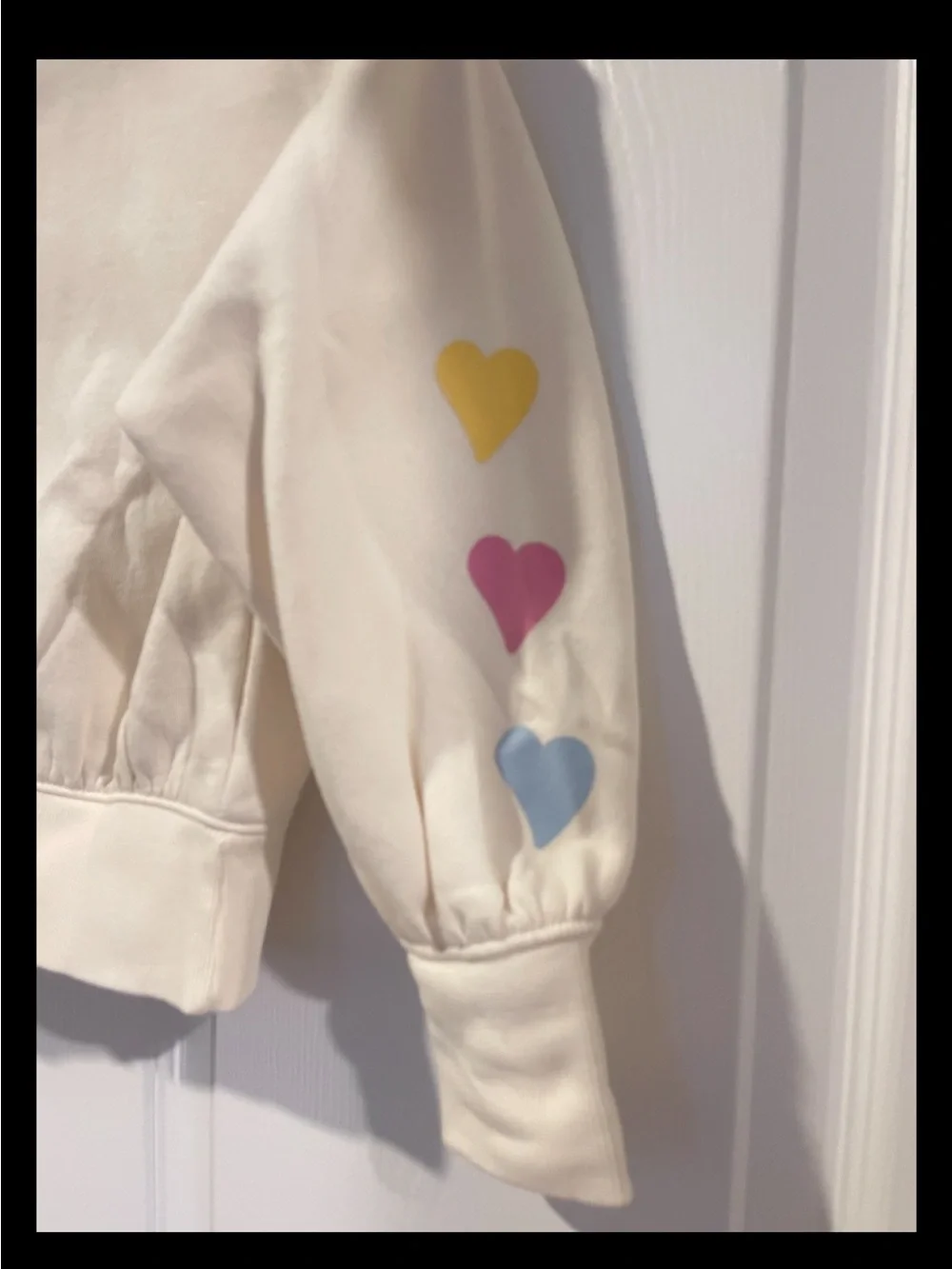Old Navy Cream Sweatshirt with Colorful 'HAPPY' and Pink Hearts Size Small 6-7